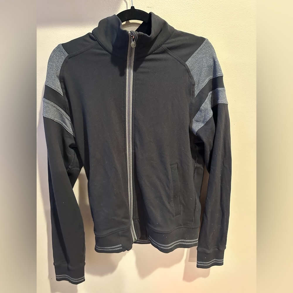 Lululemon Mens Gray and Black Athletic Zip Up